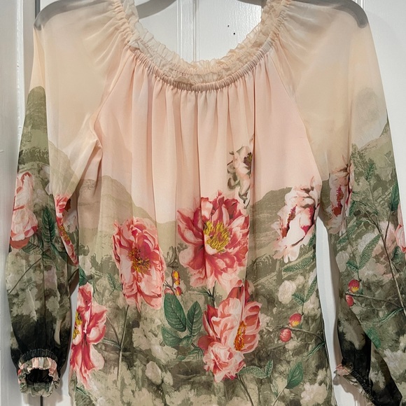 White House Black Market WHBM Off Shoulder Pink Floral Peony Blouse L NWT - Picture 2 of 5